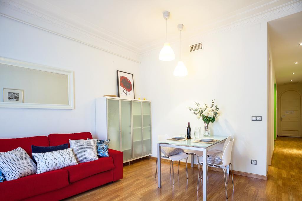 Feelathome Center Apartments Barcelona Room photo